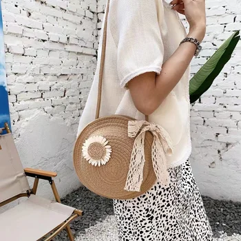 2023 Сламена чанта с цветен модел във формата на кръг, Реколта плажна чанта през рамо, Дамска чанта през рамо, Мини-сламена чанта през рамо с флорална декорация