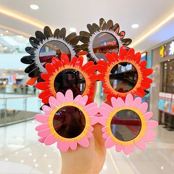 8шт Детски слънчеви очила с цветя на Едро Сладко момиче е Чудесен подарък за рожден Ден, за да проверите за партита на плажа и на басейна Пълнители за чанти за добив на