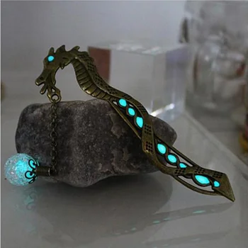 Шнола за маркиране под формата на дракон от сплав с светящимся елемент за подарък партита